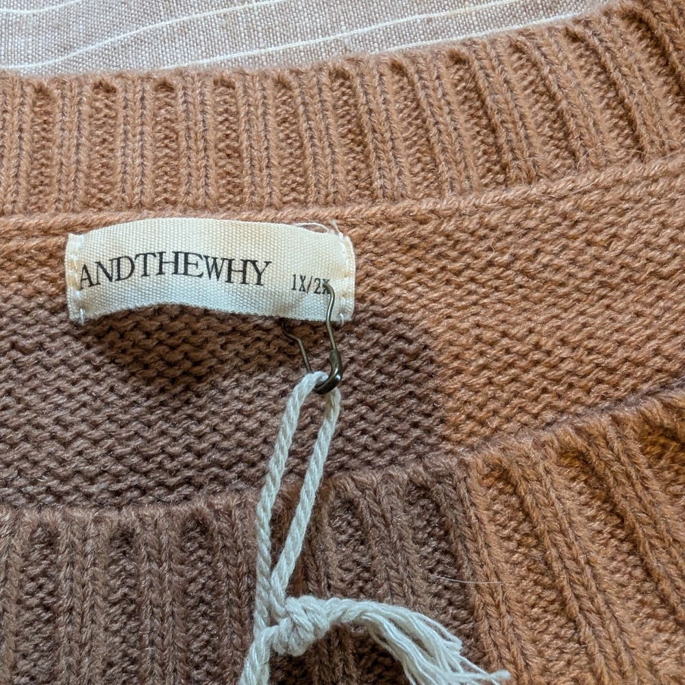 And the why pink bubble sleeve sweater size 1x - Picture 4 of 11